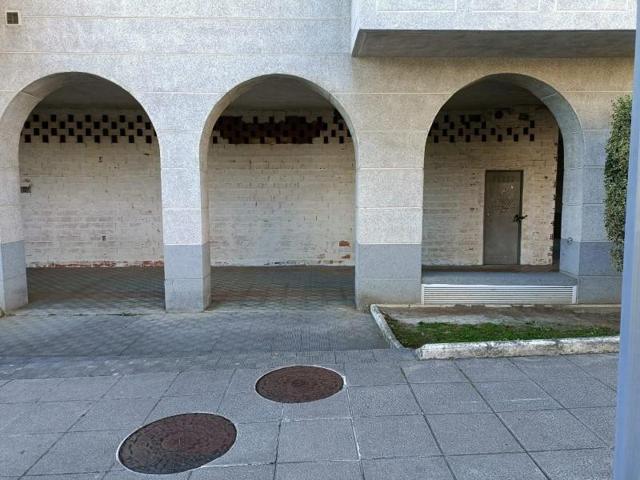 Local comercial en venta en Narón, Alto Castaño photo 0