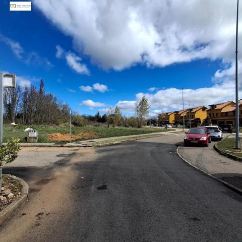 Terreno en venta en Chozas de Abajo, Residencial el cueto photo 0