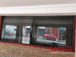 Local comercial en venta en Torrelavega photo 0