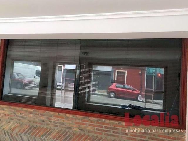 Local comercial en venta en Torrelavega photo 0