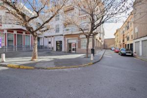 Local comercial en venta en Atarfe, Plaza de abastos photo 0