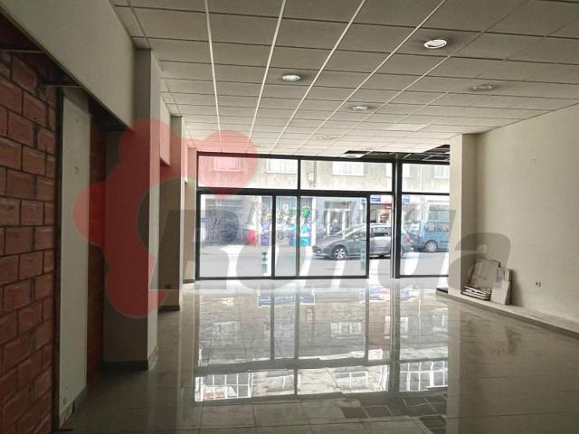 Local comercial en venta en Lugo photo 0