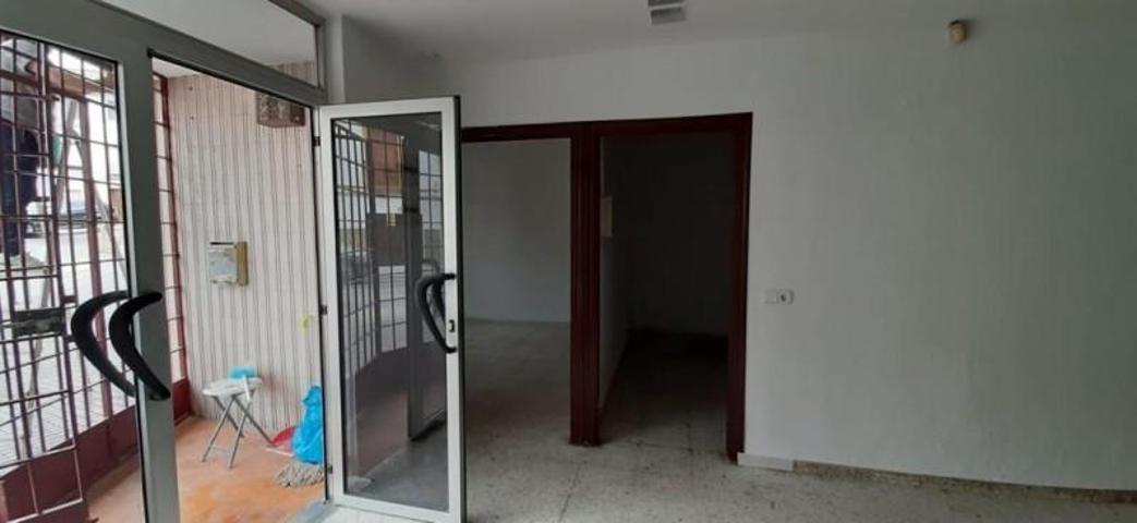 Local comercial en venta en Puente Genil, Casco antiguo photo 0