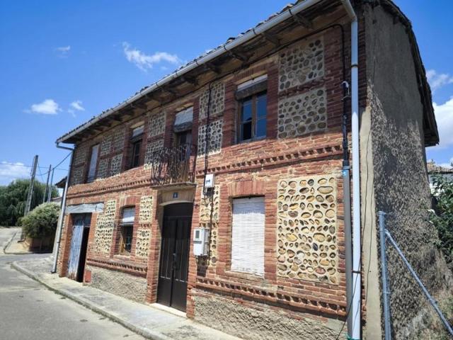 Casa en venta en Villaturiel, Northern spain photo 0