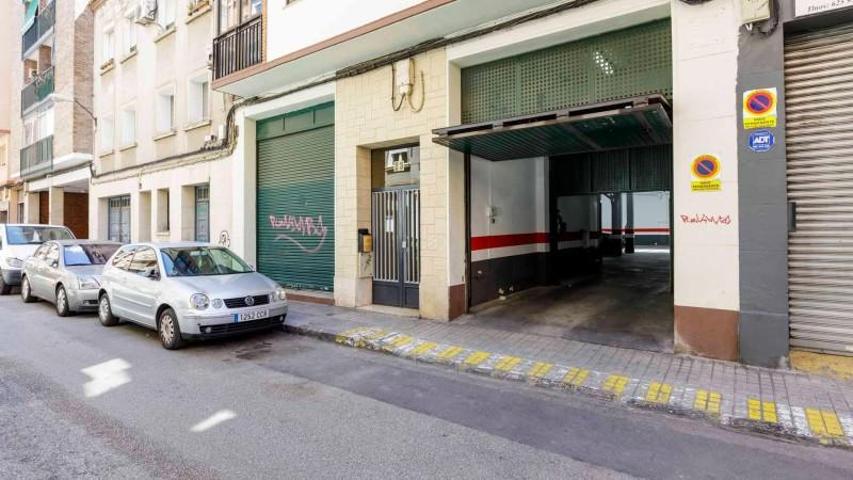 Local comercial en venta en Zaragoza, Delicias photo 0