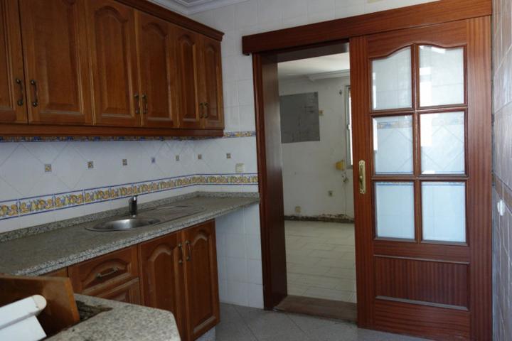 Piso en venta en Marchena, Avenida photo 0