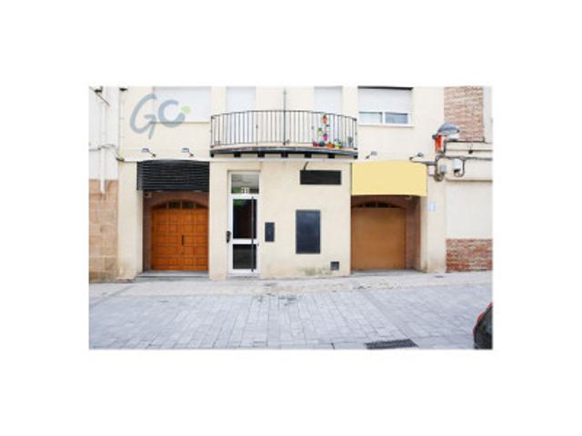 Local comercial en venta en Huesca photo 0