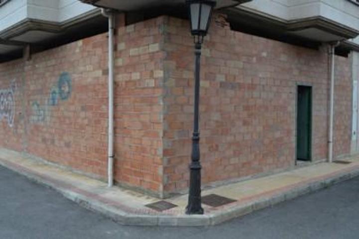 Local comercial en venta en Colindres, Colindres photo 0