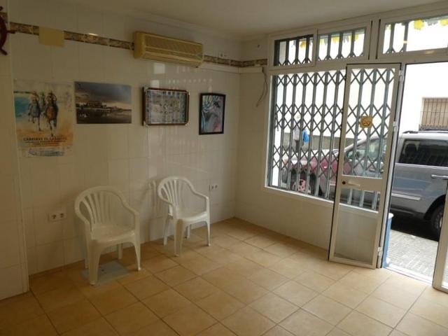 Local comercial en venta en Chipiona, Centro photo 0