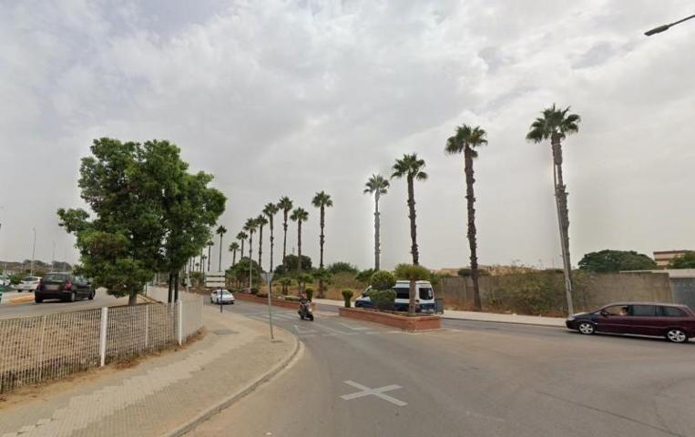 Piso en venta en La Línea de la Concepción, Junquillos photo 0