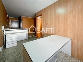 Local comercial en venta en Berga photo 0