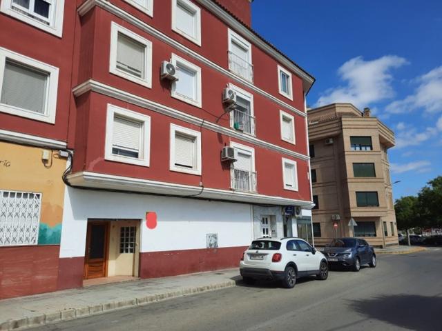 Local comercial en venta en Almansa, Puerta de valencia photo 0