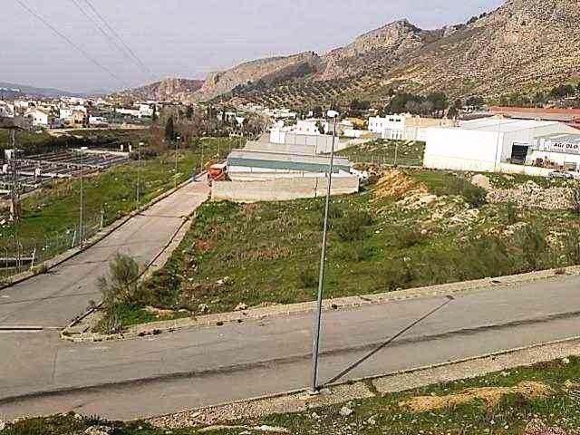 Terreno en venta en Loja, Poligono industrial frontil photo 0