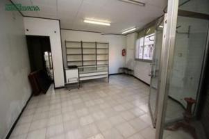 Local comercial en venta en Vilanova del Camí, Barri Santa Llúcia photo 0