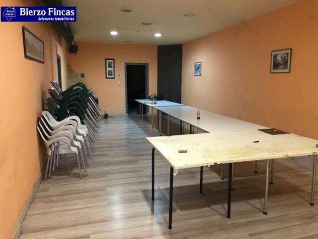 Local comercial en venta en Ponferrada, Alta photo 0