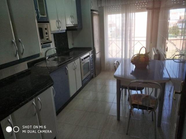 Piso en venta en Valencia de Don Juan, Centro photo 0