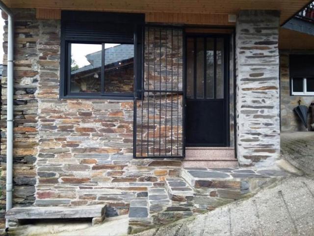 Casas de pueblo en venta en Oencia, Gestoso photo 0