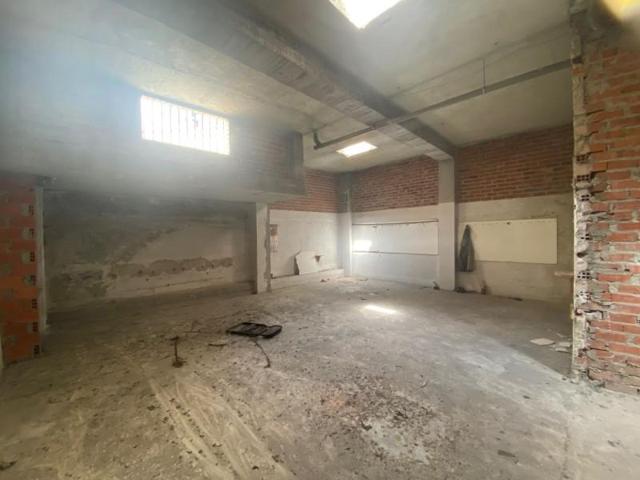 Local comercial en venta en Oviedo, Pumarin photo 0