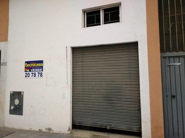 Local comercial en venta en Badajoz photo 0