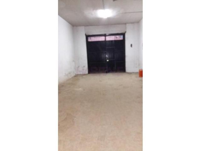 Local comercial en venta en Xirivella photo 0