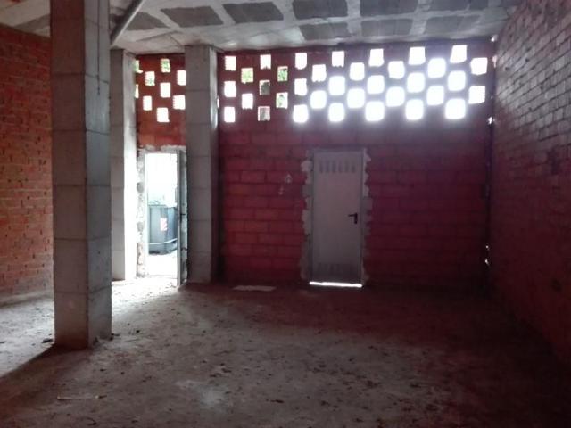 Local comercial en venta en Badajoz photo 0