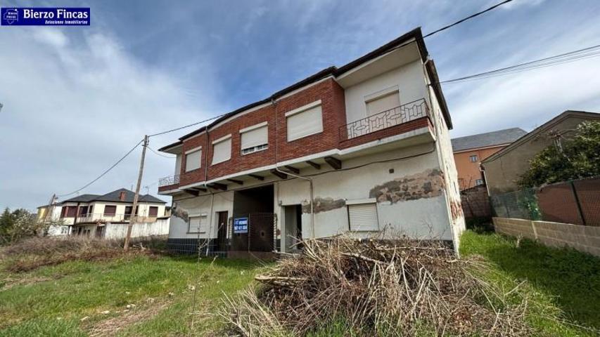 Casa con terreno en venta en Cabañas Raras, Northern spain photo 0