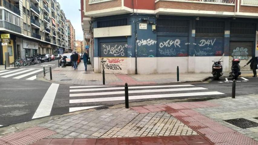 Local comercial en venta en Zaragoza, Universidad San Francisco photo 0
