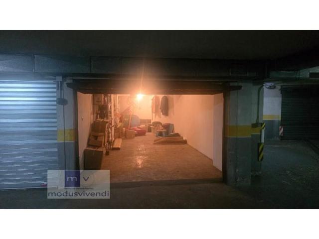 Garaje en venta en León photo 0