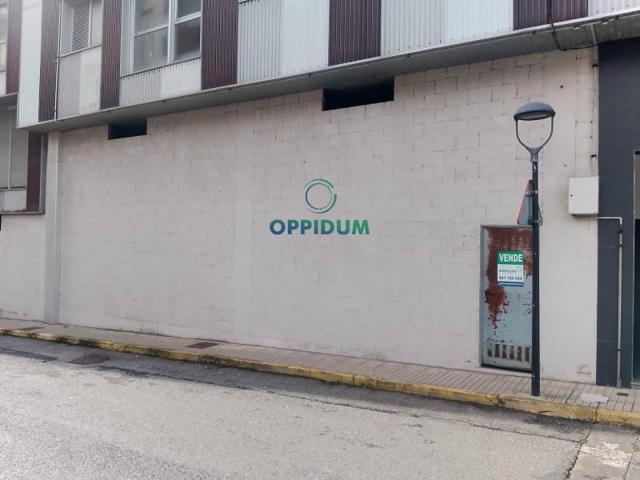 Local comercial en venta en Cee, Cee photo 0