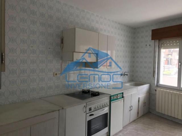 Piso en venta en Bembibre, Calle el Foso, 24300 photo 0