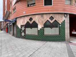 Local comercial en venta en Avilés, Avilés photo 0