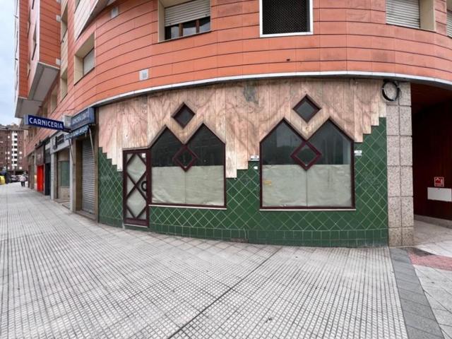 Local comercial en venta en Avilés, Avilés photo 0