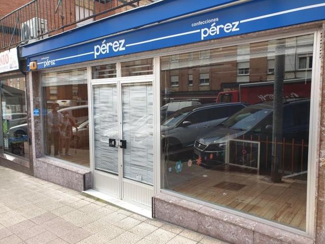 Local comercial en venta en Avilés, Versalles photo 0