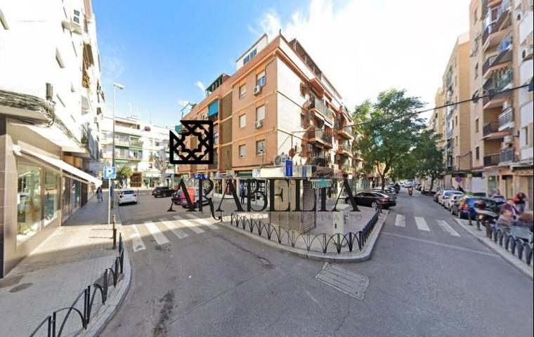 Local comercial en venta en Córdoba, Av. Barcelona - Viñuela - Rescatado photo 0