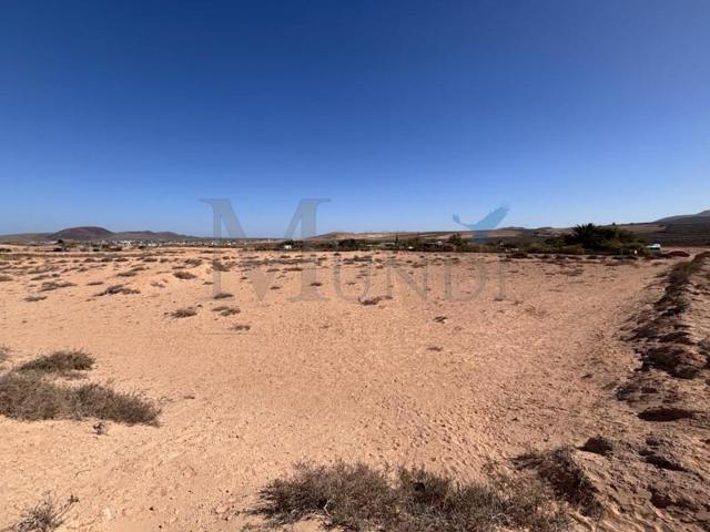 Terreno en venta en La Oliva, Lajares photo 0