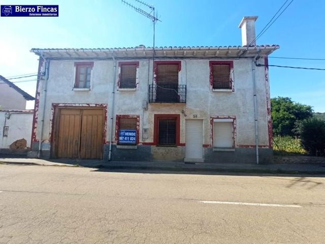 Casa con terreno en venta en Gradefes, Gradefes photo 0