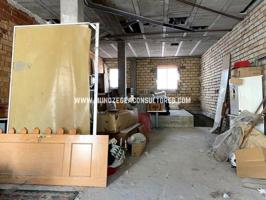 Local comercial en venta en Lucena, Calle Mediabarba, 14900 photo 0