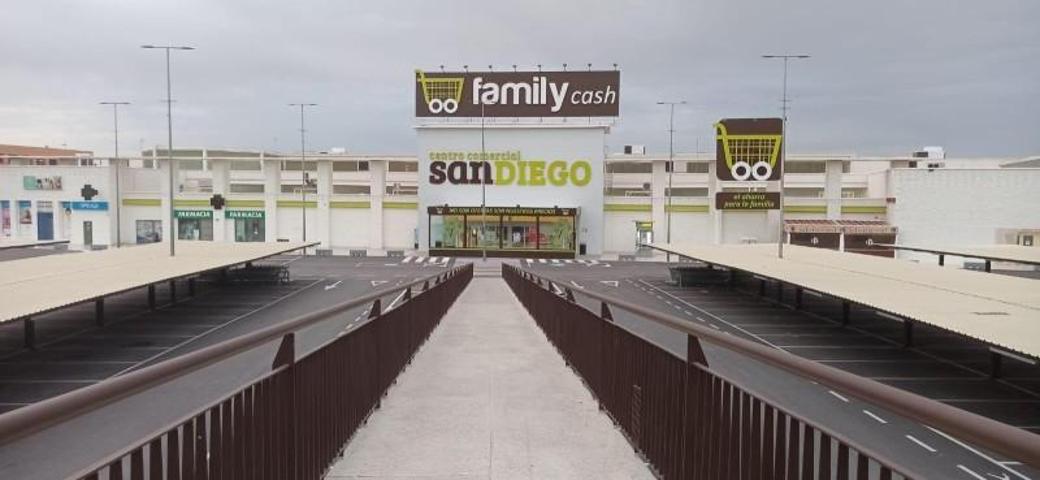 Local comercial en venta en Lorca, Centro photo 0