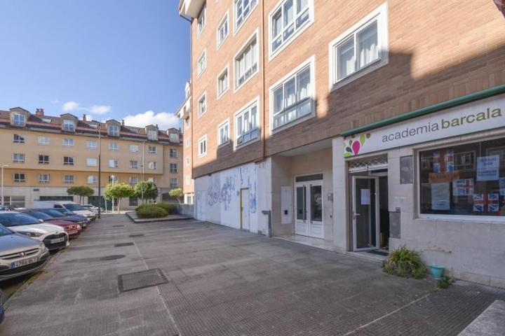 Local comercial en venta en Cambre, La Barcala photo 0
