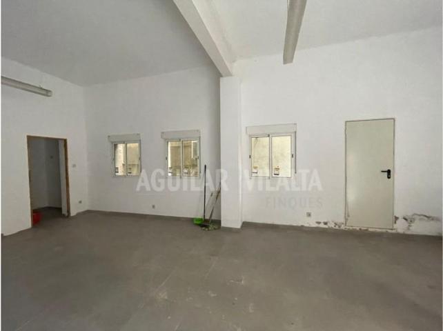 Local comercial en venta en Canovelles, Centre photo 0