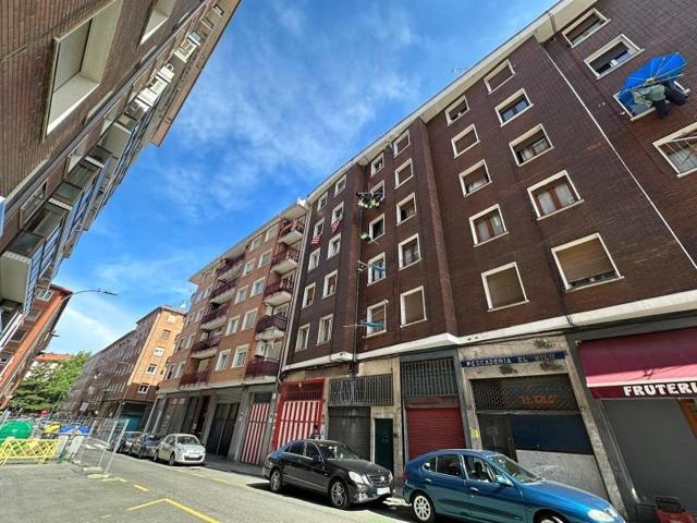 Local comercial en venta en Bilbao, Santutxu photo 0