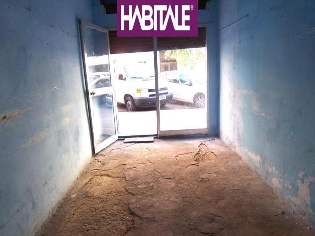 Local comercial en venta en Valencia, Nou Moles photo 0