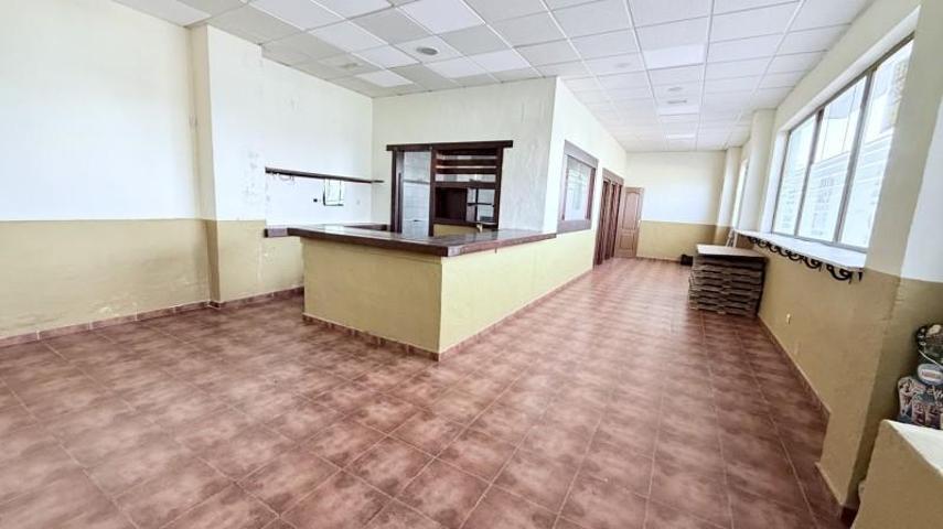 Local comercial en venta en Ituero y Lama photo 0