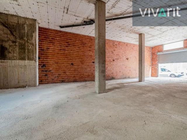 Local comercial en venta en Lugo photo 0