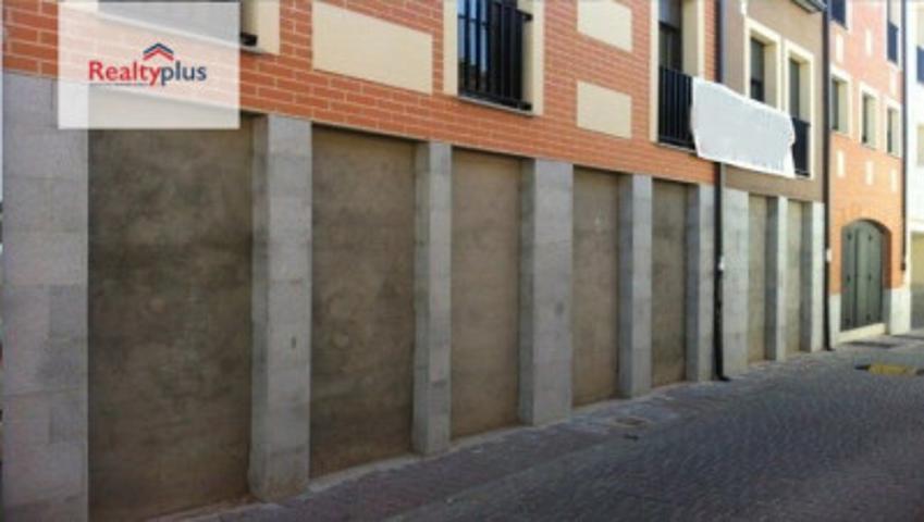 Local comercial en venta en Arévalo, Arévalo photo 0
