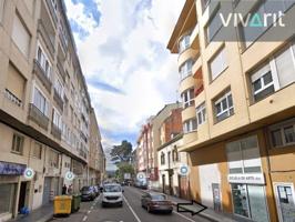 Local comercial en venta en Viveiro photo 0