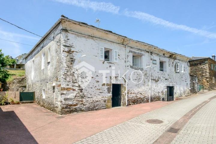 Casa con terreno en venta en Grandas de Salime photo 0