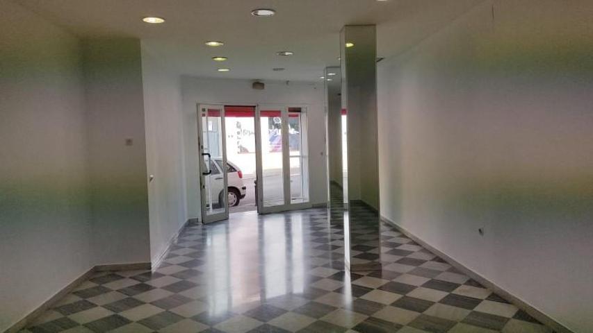 Local comercial en venta en Marchena, Céntrica photo 0