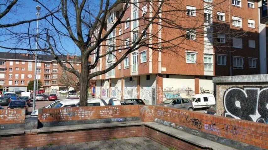 Local comercial en venta en Ponferrada, Temple photo 0