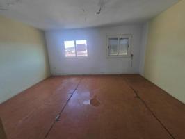 Piso en venta en Santa Margarida de Montbui, Barri sant maure photo 0